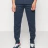 Fila PANTS DANIEL - Jogginghose - Peacoat Blue -Fila Verkaufe 13fc8dae15214f7e828443ca922eb40f