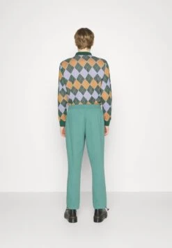 Fila TANTOW PANTS - Stoffhose - Blue Spruce 12 Fila TANTOW PANTS - Stoffhose - Blue Spruce -Fila Verkaufe 17cc0218891e48db8afe35f7390236a9