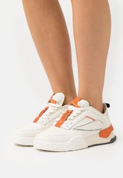 Fila MODERN - Sneaker Low - Marshmallow