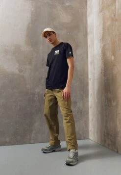 Fila TEE - T-Shirt Print - Black 10 Fila TEE - T-Shirt Print - Black -Fila Verkaufe 23741f0145f942b7ad816616281493d1