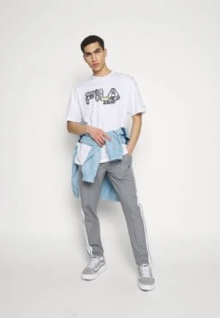 Fila VR46 OVERSIZED TEE - T-Shirt Print - Bright White 13 Fila VR46 OVERSIZED TEE - T-Shirt Print - Bright White -Fila Verkaufe 30a1a854fae642ad8141c995f0ba8e5e