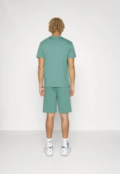 Fila BERLOZ TEE - T-Shirt Basic - Blue Spruce 13 Fila BERLOZ TEE - T-Shirt Basic - Blue Spruce -Fila Verkaufe 42db582501204e3b8d6b08ba999ba820