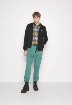 Fila BAHRENBORSTEL TRACK JACKET - Sweatjacke - Black 13 Fila BAHRENBORSTEL TRACK JACKET - Sweatjacke - Black -Fila Verkaufe 4dc41bfb18634261946ff106bdd60655