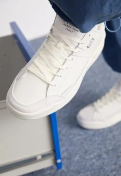 Fila AVENIDA - Trainers - White/stormy Weather -Fila Verkaufe 599d560ca73b4a4796d38df208c2a30a