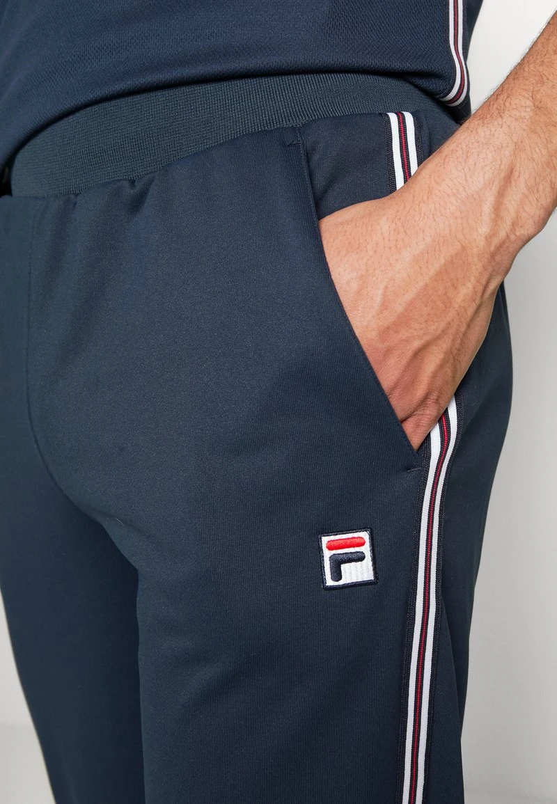 Fila PANTS DANIEL - Jogginghose - Peacoat Blue 8 Fila PANTS DANIEL - Jogginghose - Peacoat Blue – Bild 6