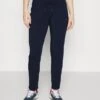Fila PANT CANDICE - Jogginghose - Navy -Fila Verkaufe 5e4bedf120bd4677b604e8f1ff00b4b8