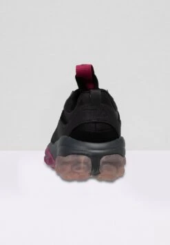 Fila FOOTWEAR LOLIGO CB WMN - Sneaker Low - Black Carmine 11 Fila FOOTWEAR LOLIGO CB WMN - Sneaker Low - Black Carmine -Fila Verkaufe 66dca66996eb452b9cb43111aeea503b