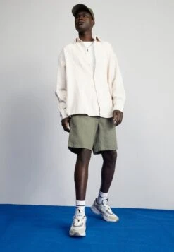 Fila NOVARRA UNISEX - Sneaker Low - Marshmallow/gray Violet -Fila Verkaufe 786d8094523e426cb79482180888928b