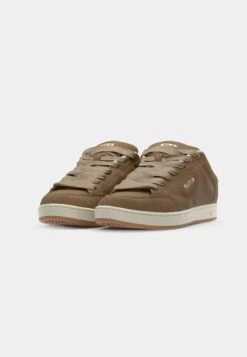 Fila BOLDBAY - Trainers - Taupe Gray/turtledove 14 Fila BOLDBAY - Trainers - Taupe Gray/turtledove -Fila Verkaufe 89c3a0c03afc400fa14ba00871e0284e