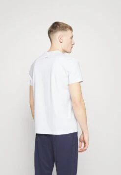 Fila NEVIO - T-Shirt Print - White 10 Fila NEVIO - T-Shirt Print - White -Fila Verkaufe 97a33f8f9d3c44aba36cdb4cb00f5726