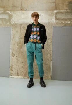 Fila TANTOW PANTS - Stoffhose - Blue Spruce 10 Fila TANTOW PANTS - Stoffhose - Blue Spruce -Fila Verkaufe b6f0c207b4ca4752830cd83d84be4911