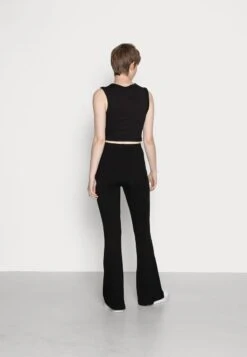 Fila ELWYN - Stoffhose - Black 10 Fila ELWYN - Stoffhose - Black -Fila Verkaufe c92b9e8879374028951709eab2e02ae0