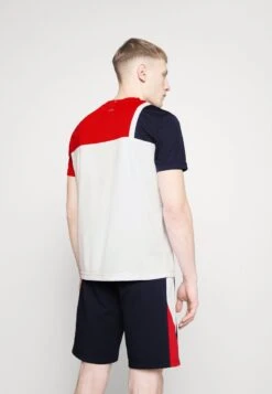 Fila KARL - Sport T-shirt - White/red -Fila Verkaufe cc15fba033ab44b1ae52021389dba5a0