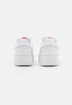 Fila FXVENTUNO PLATFORM WMN - Sneaker Low - White/fiery Coral -Fila Verkaufe f2ad7e4e8e654fed9fa1b7bc26675b8f