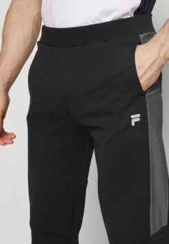Fila ROSENHEIM SLIM FIT PANTS - Jogginghose - Black Beauty/iron Gate 12 Fila ROSENHEIM SLIM FIT PANTS - Jogginghose - Black Beauty/iron Gate -Fila Verkaufe f78e0c70f726408883c4b1369b164bad