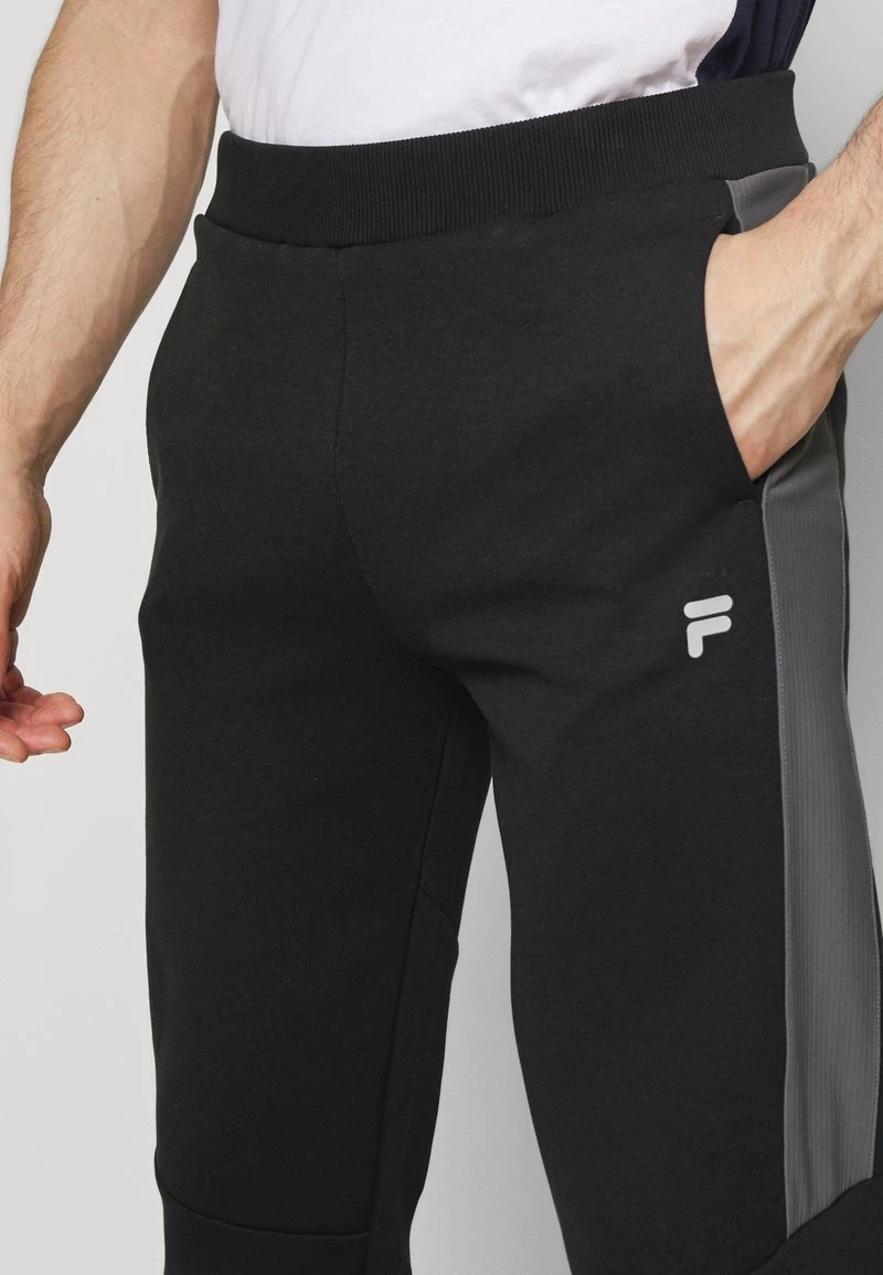 Fila ROSENHEIM SLIM FIT PANTS - Jogginghose - Black Beauty/iron Gate 7 Fila ROSENHEIM SLIM FIT PANTS - Jogginghose - Black Beauty/iron Gate – Bild 5